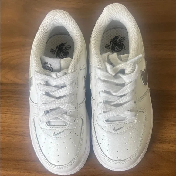 Nike Air Force 1 Kids' White Athletic Shoes size 9C - Picture 4 of 6